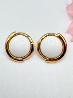 Vintage Monet White Lucite Dome Button Stud Earrings Gold Tone Signed Chic 90s